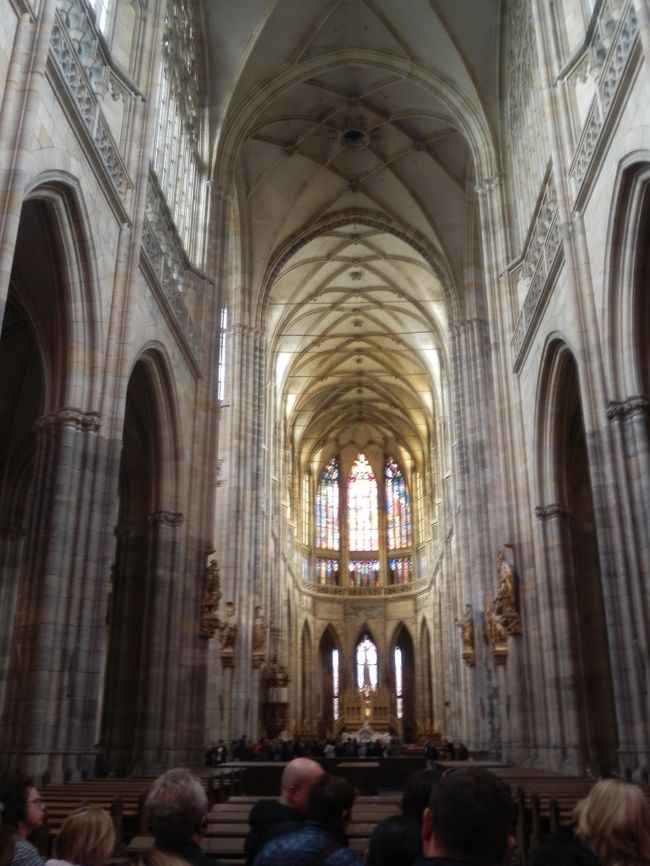 大聖堂の中（その１）。