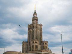 文化科学宮殿

ポーランド人には不評だということだが、私はこの建物の雰囲気が気に入った。
共産主義を表している。