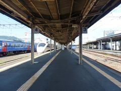 昼下がりの長崎駅のホーム
晴天の中、もう一度佐世保駅へ向かいます