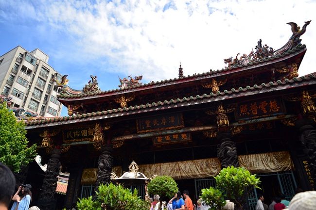 龍山寺の名にふさわしく、あちこちに龍がいます。