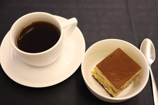 デザート　<br />栗のティラミス<br />大きな栗のかけらが入ってましたよ！