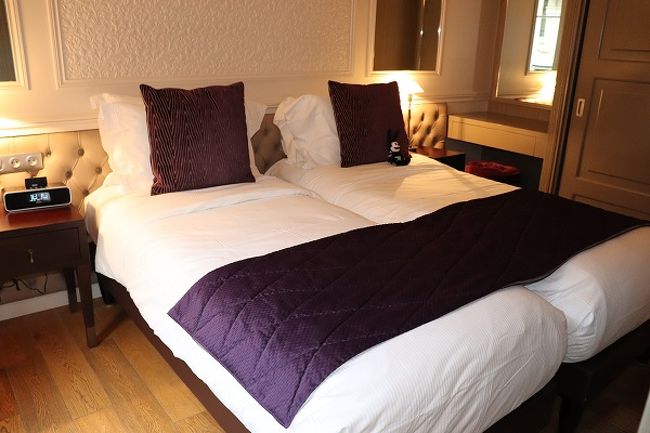 ルーヴル美術館のすぐ近くの『ラ クレフ ルーブル』に宿泊。<br />コンセントがたくさんあって便利でした。