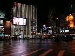 帰りに夜の西門へ　ここは夜も人が多い。
(値段が高いけど)お土産屋もあるので、ぶらっとして帰りましょ～

　※南京復興駅から西門駅まで悠遊カードで16元