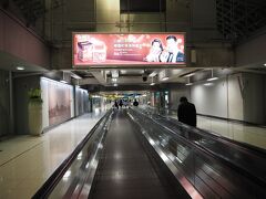 早朝のスワンナプーム空港。
静かです。