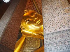 念願のワットポーの寝釈迦様とご対面。
