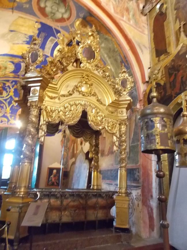 モスクワ近郊！の　『　黄金の環　』　に　来た。から・・・こそ<br />たっぷり！と　「ロシア正教　寺院群・探訪」が　出来たのかも～　？<br /><br />草原・・・の　あちこち！に　「修道所。　教会・・・」が　眺められる。<br />のも<br />「ロシア！の　田舎・・・ならでは」の　思い出。。。