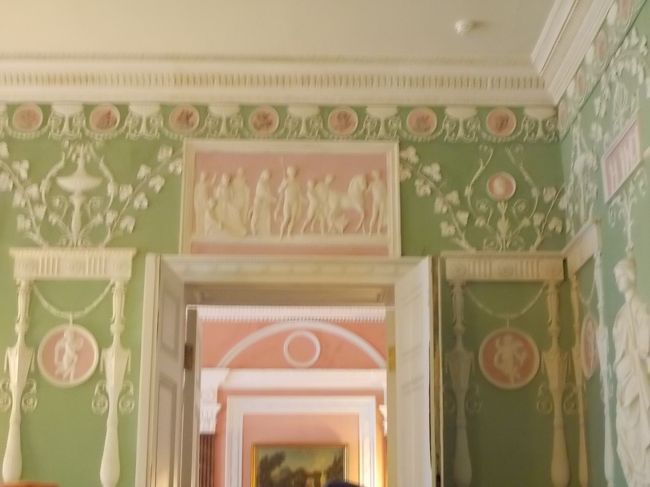 「古代　ローマ」を　モチーフ！にした・・・『　緑の　食堂　』。