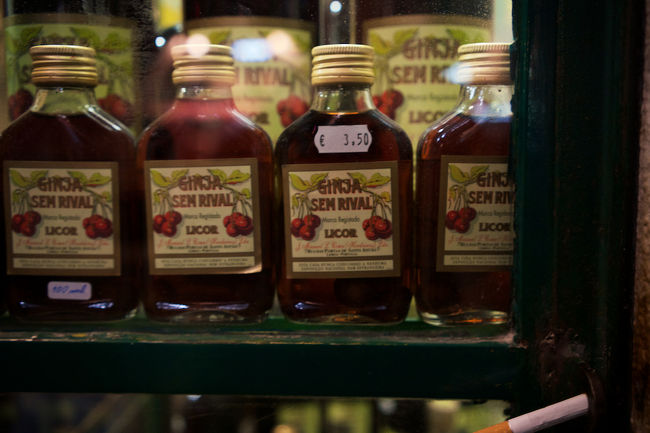 ジンジーニャ。<br />立飲みのお店が2件ほどありました