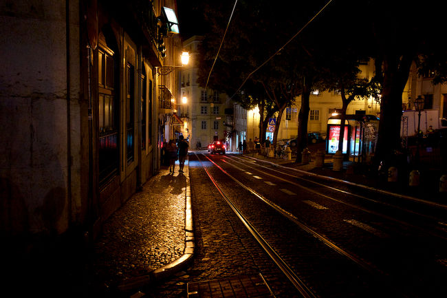 夜も深まってきました