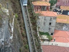 坂の多いポルト。疲れたときにはこれに乗るのがよさそうですね。