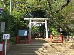 六所神社　13:35

安土桃山時代の天正12年12月、平貞盛の子孫・服部貞胤が府中の六所宮（現・府中大国魂神社）を勧請・創建したとされる赤堤総鎮守。