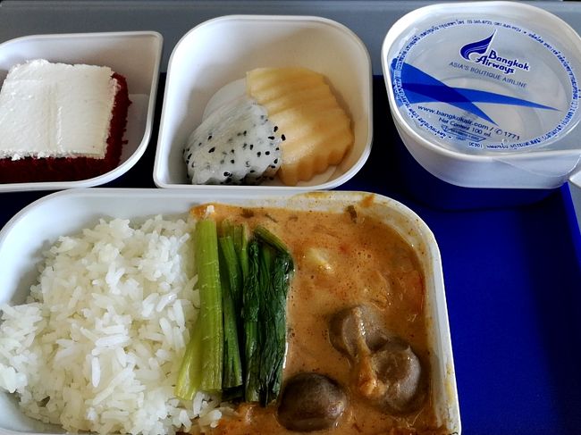 1時間のフライトで、キノコカレーでした。