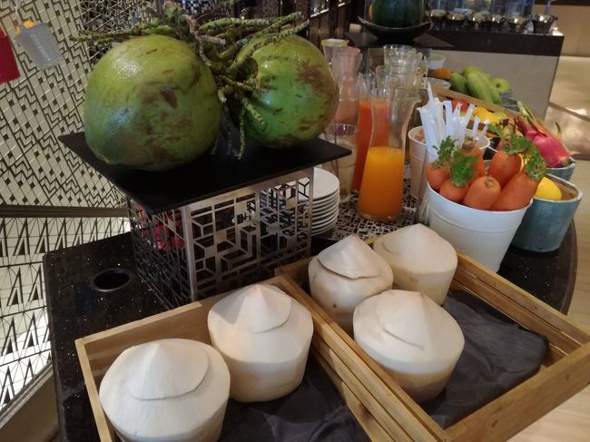 ココナッツもどうぞ！