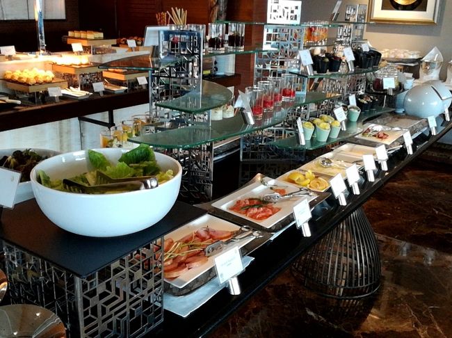 翌日のクラブラウンジの朝食。<br />品数は2階のレストランの方が豊富です。<br />いろいろ食べたい方はレストランの方が楽しいでしょう。