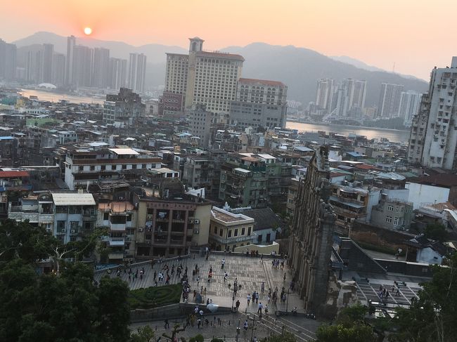 いろんな角度から、夕陽を眺めます。