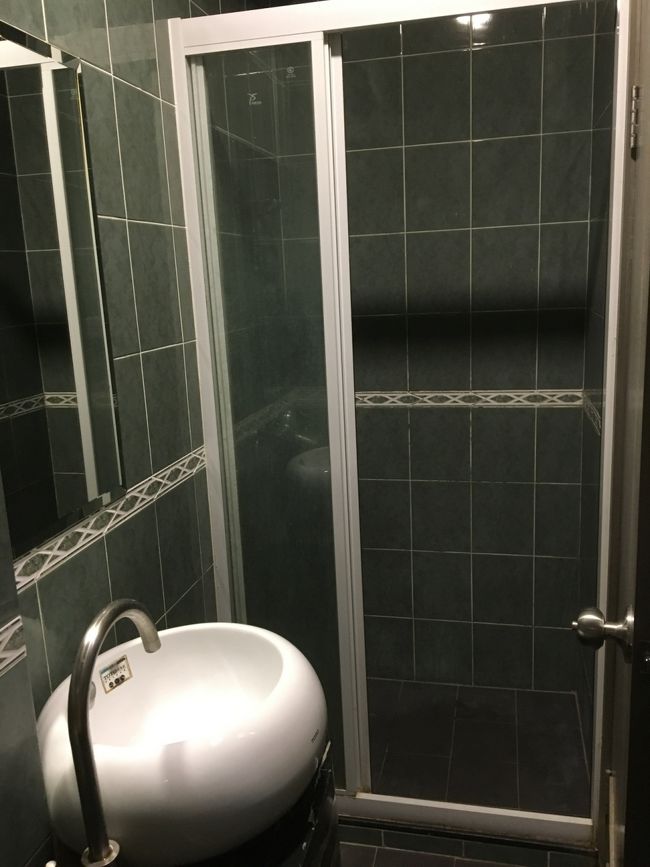 シャワー室が仕切られてるのは高評価。