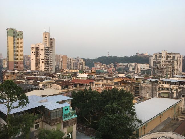 モンテの砦からの景色はとても素晴らしかった。<br /><br />マカオ市内を一望できます。