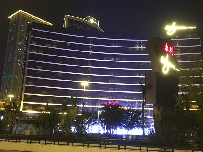 ホテルの外壁の色にも注目！！！