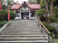 海の安全を祈る船乗り達の信仰を集めた神社のようだ。

この神社の隣は？