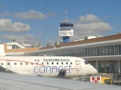 カンクンからメキシコシティまでは、アエロメヒコで移動。
ボラリスやビバアエロブスなどの格安航空会社もありますが、初めてのメキシコなので念のためアエロメヒコを予約。