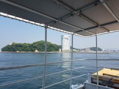 2日目

グランドプリンスホテル広島の桟橋より江田島へ。

この桟橋から宮島行も有り、各観光地へのアクセスに便利。乗船するにはホテル一階の観光センターにてチケットの購入が必要。