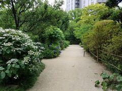 広島城の近くにある縮景園。
入るつもりはなかったが「上田宗箇」の名前に惹かれて入園。