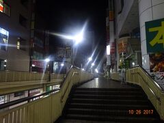   早朝　５：００の松戸駅。