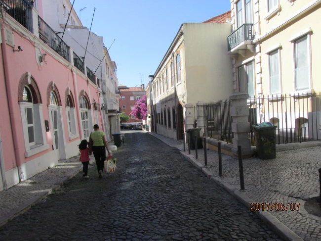 ペンションは閑静な住宅街の中にある。