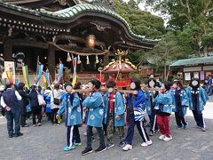 14:50　筑波山神社
子ども神輿だー