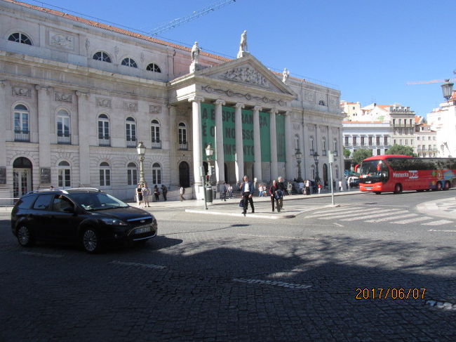 リスボン中央広場（レスタウラドーレス広場）には観光案内センターもある。