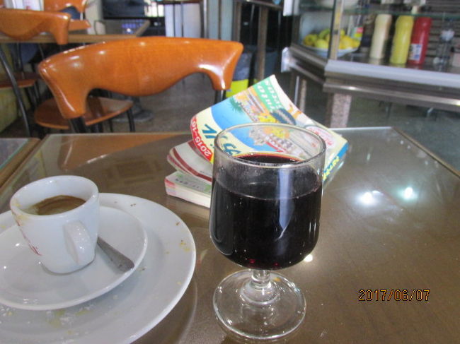 申し訳にワインを1杯追加する。