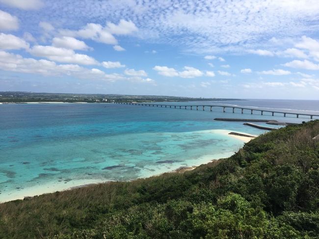 先ほど渡ってきた来間大橋です。