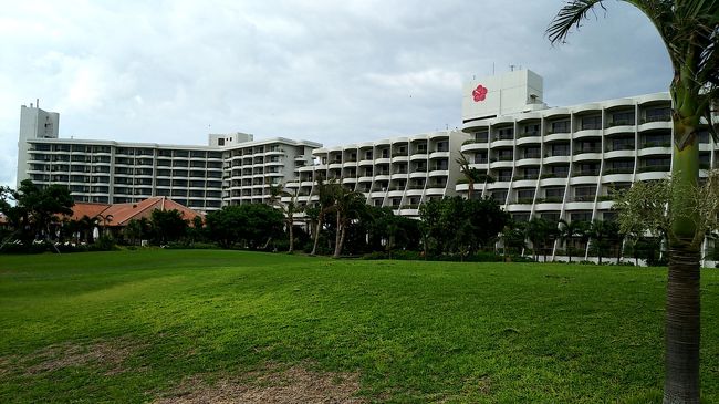 ホテルの外に出て全体を見渡してみました。