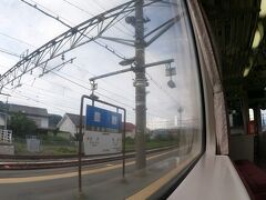 16時19分。豊野駅へ到着。

これにて飯山線完乗となりました。
飯山線の列車はすべて、しなの鉄道を介して長野駅へ直通運転されていますのでこのまま長野まで乗って行けます。