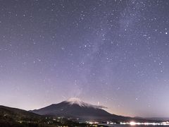 月が沈み、空が暗くなったので、パノラマ台に移動して、もう一度天の川撮影。やっぱり、空は明るく、天の川はぼんやり。気候条件ではなく、単に現像処理が下手なだけかも・・・