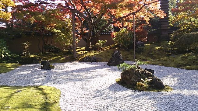 　境内に入ります。<br />　まずは「七福神庭園」と称する庭園に来ました。<br />　松島湾に実在する七福神の島を表した庭園らしいです。