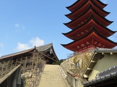 まずは豊国神社へ。ここはほとんど人がいませんでした。