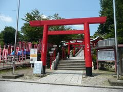 暑い中歩いて三光稲荷神社に到着。