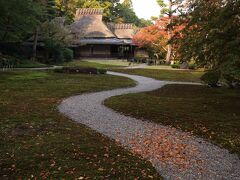 9：00　吉城園（よしきえん）

江戸時代に興福寺の子院があった場所。
明治期には奈良晒で財を成した実業家の邸宅になり、その後大正に入り正法院寛之氏の所有者となり、現在の主棟や離れ茶室、庭園が作られた。

9：00～17：00（受付～16：30）
大人/250円