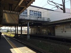 札幌駅から快速エアポートで恵庭駅まで、最寄り駅は各駅停車しか停まりません。