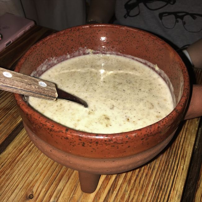 森のマッシュルームスープ。７．４ユーロ。<br />このスープは口コミで見たけど、とてもおいしい。<br />ここではこれだけ飲んで帰るのがいいかも。。<br />