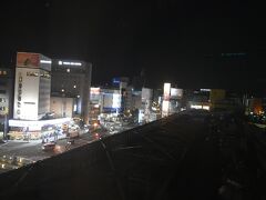 ホテルより夜の長野駅前です。