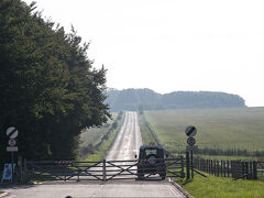 ソールズベリを出発して約30分後の08:35、ストーンヘンジに到着。