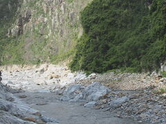 清水断崖を後にして、バスは次の目的地へ。