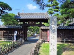 日本最古の学校、足利学校跡です。
無料ガイドツアーに参加して色々と勉強になりました。