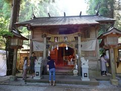 荒立神社。
天孫降臨の道案内を務めた猿田彦命がアメノウズメノミコトが結ばれ、荒木でお宮を建立したため荒立神社といわれる。
こじんまりした神社だけど、素敵です。