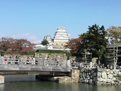 姫路城
駅前から大手前公園まで100円バスに乗りました。


