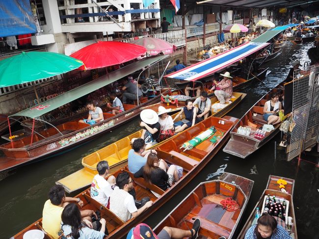 でも、こうして見ると<br />活気があって、非日常な空間で、フォトジェジックで。<br />一度は訪れて良かったと思います。