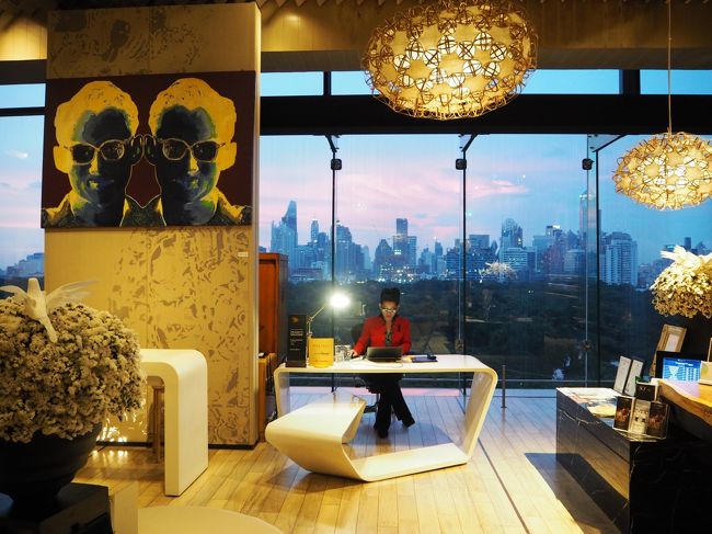 ９階のロビー。<br />何気なく撮ったら<br />なんだか凄く良い感じに撮れました。<br />フォトジェニック！