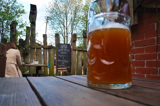 Šnekutisというお店で一服します。